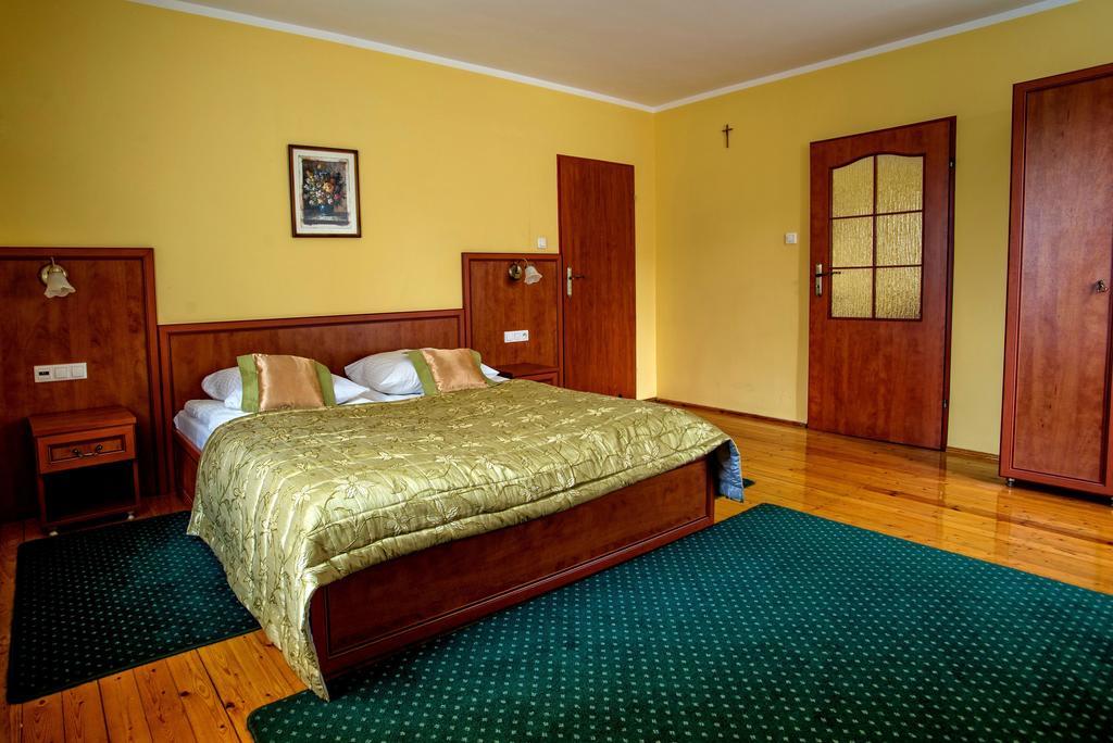 Hotel Adalbertus グニェズノ 部屋 写真