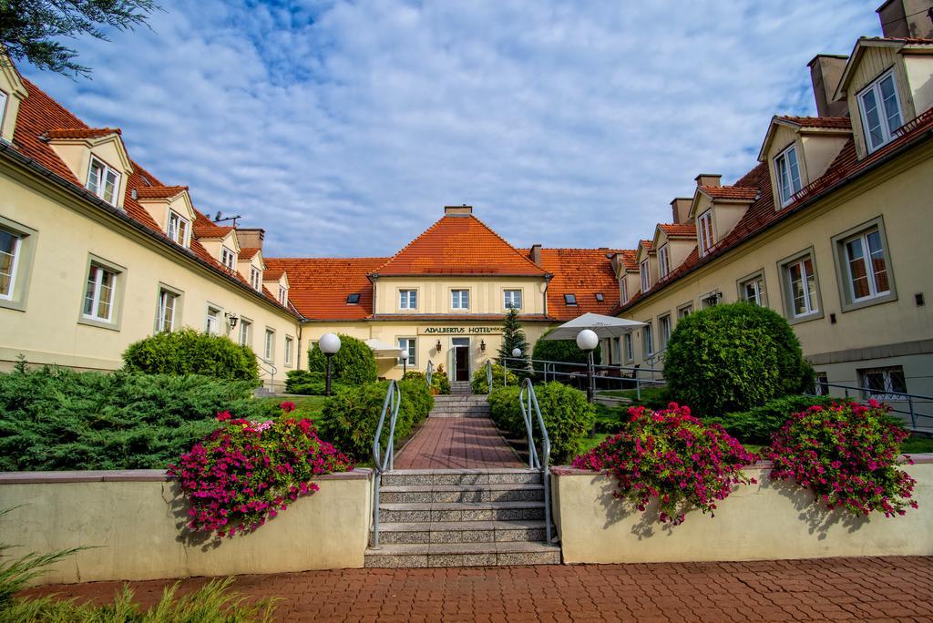 Hotel Adalbertus グニェズノ エクステリア 写真